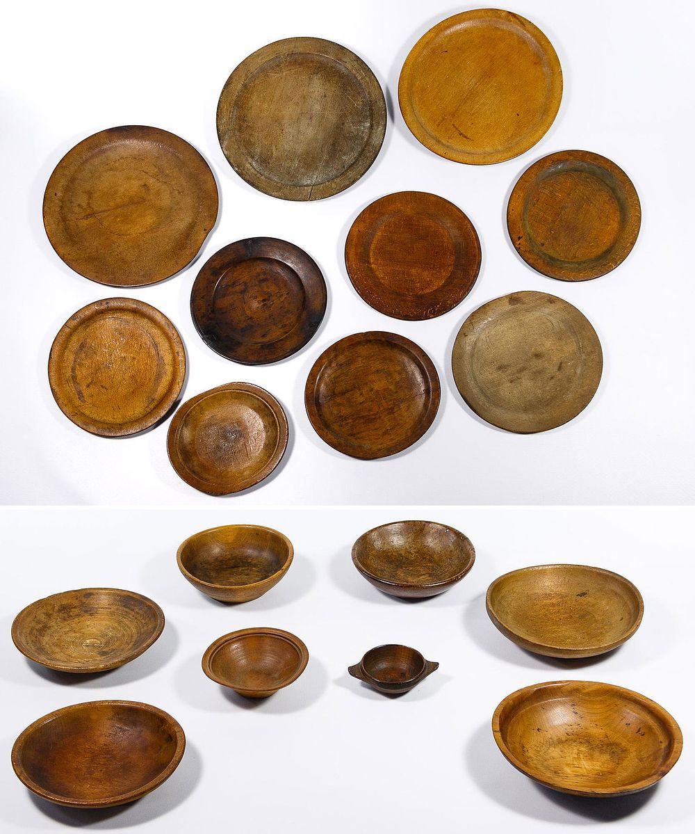 Lot 733: Wood Plate and Bowl Assortment