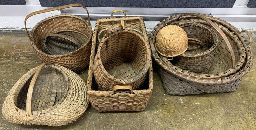 Lot 760: Basket Assortment