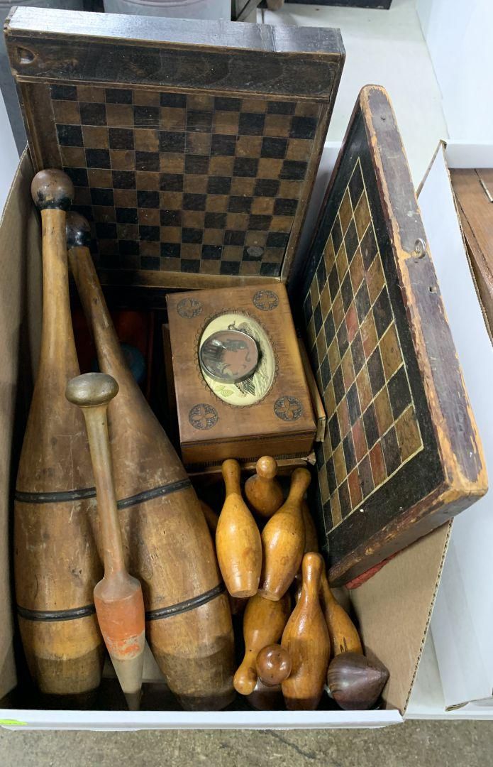 Lot 782: Primitive Game and Stereoview Assortment