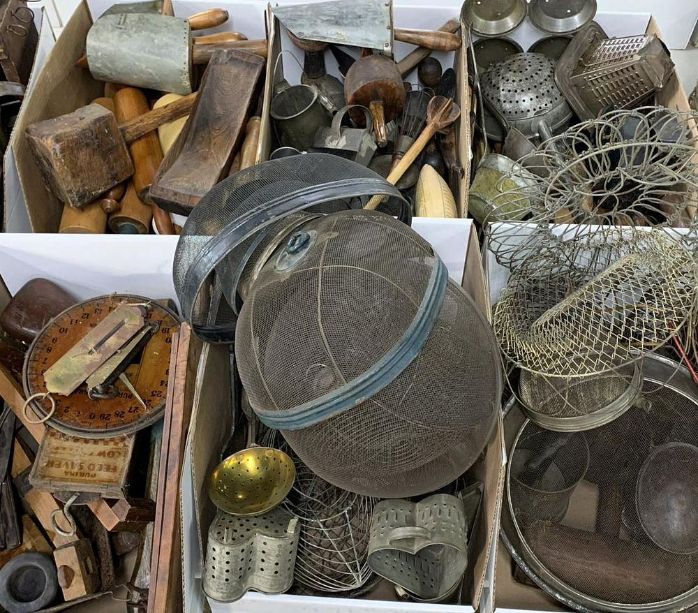 Lot 785: Primitive Kitchen Item Assortment