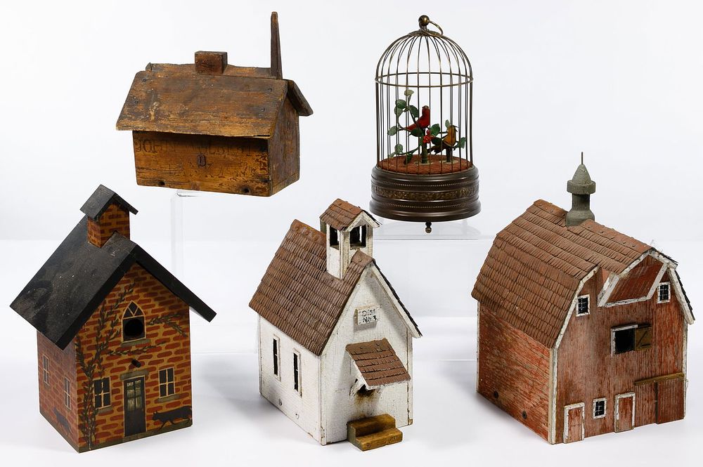 Lot 802: Wood Birdhouse Assortment