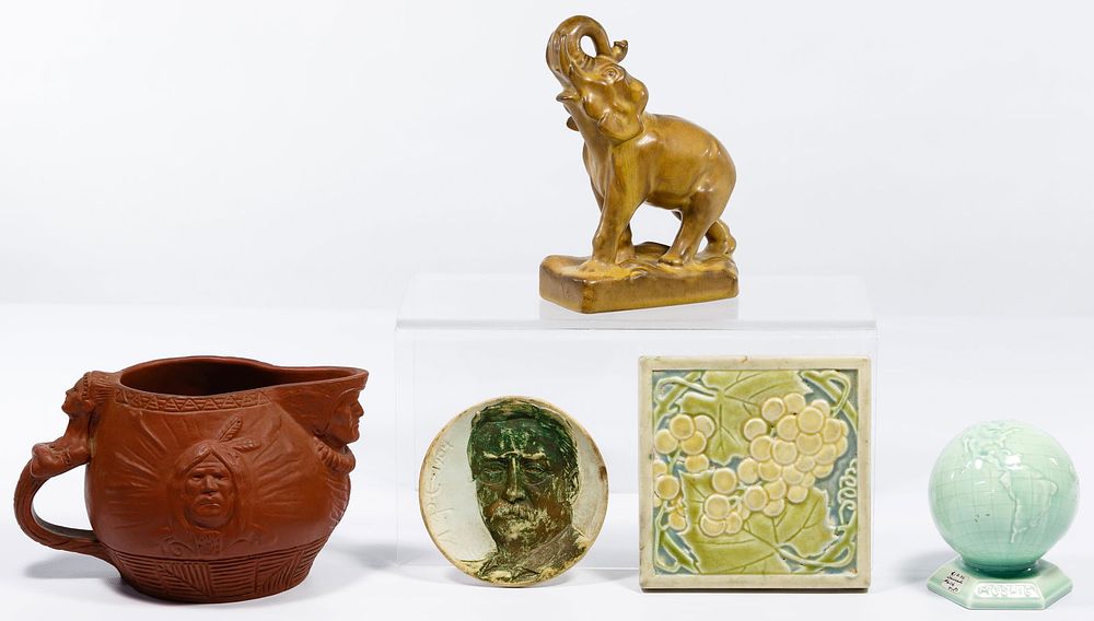 Lot 233: Pottery Assortment