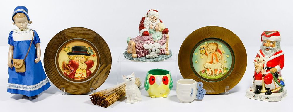 Lot 249: Ceramic and Wood Object Assortment