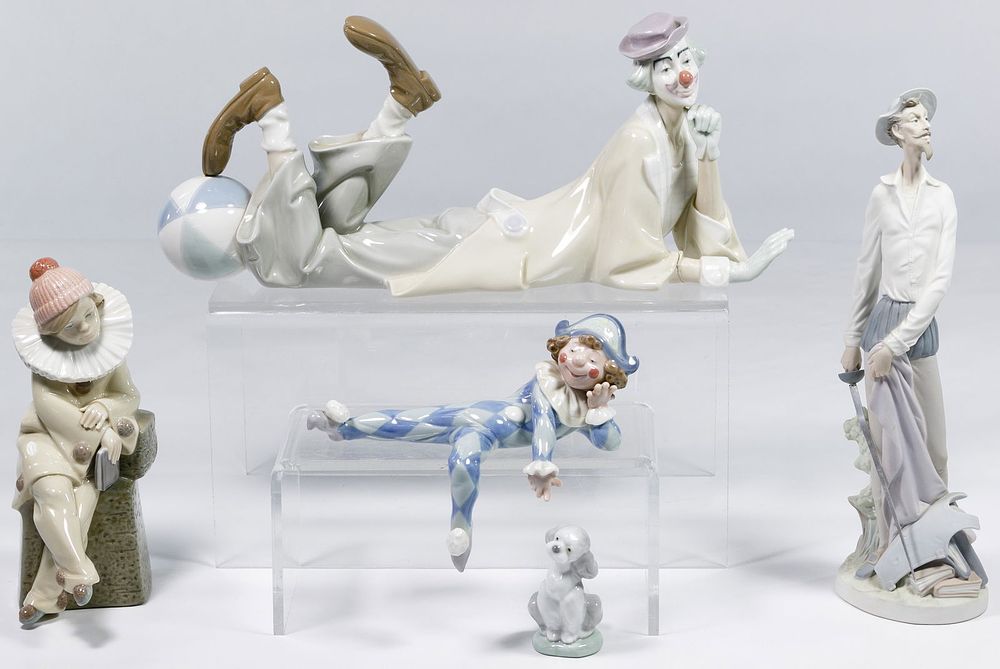 Lot 270: Lladro Figurine Assortment