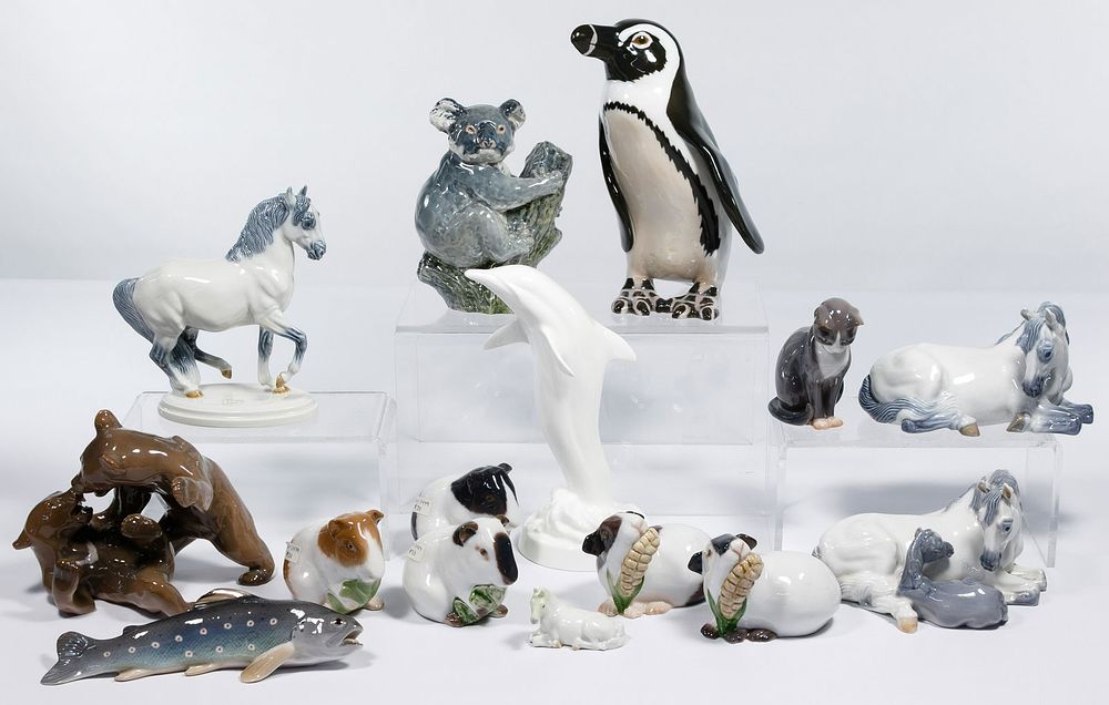 Lot 277: Animal Figurine Assortment