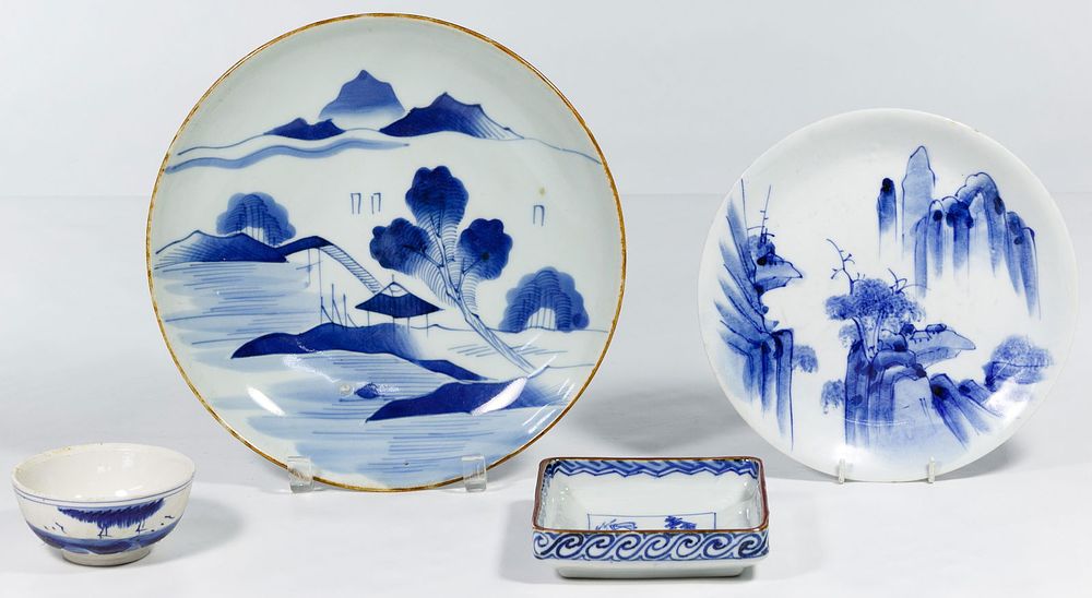 Lot 357: Arita Style Porcelain Assortment