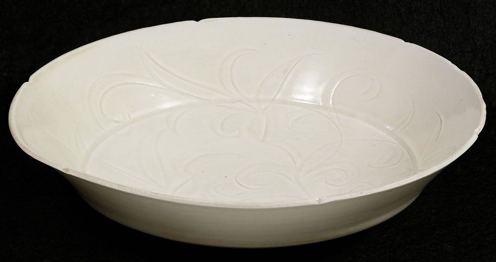 Lot 403: Chinese Ding Ware Porcelain Bowl