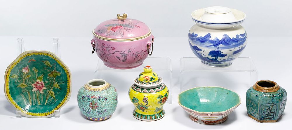 Lot 413: Chinese Porcelain Assortment