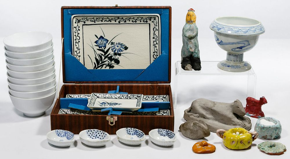 Lot 430: Japanese Blue and White Porcelain Assortment