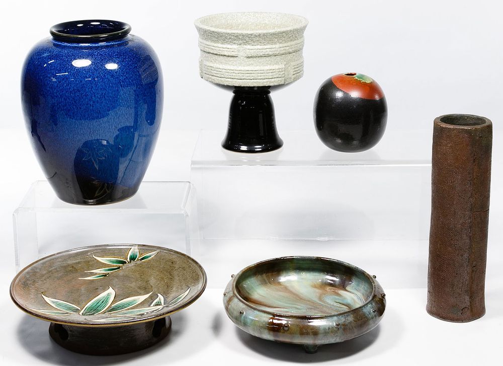 Lot 469: Japanese Studio Pottery Assortment