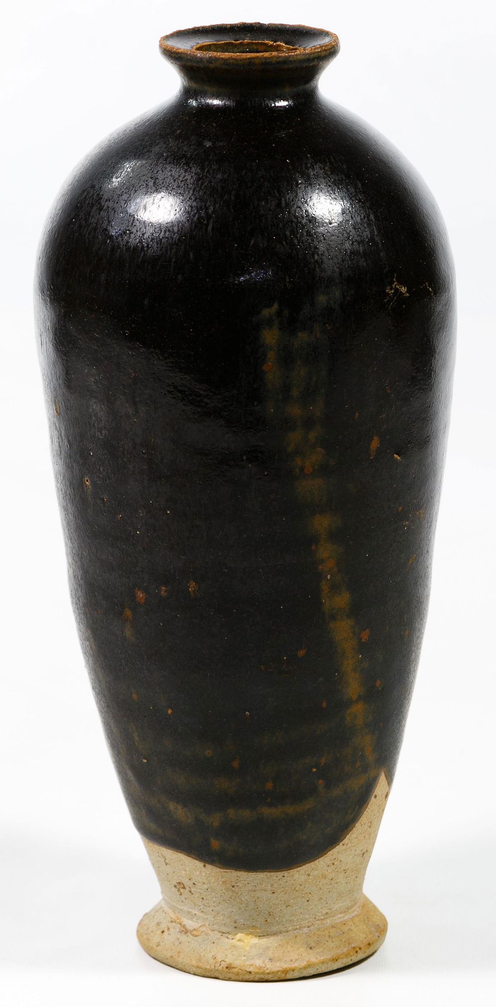 Lot 483: Ji Zhou Ware Brown Glaze Meiping Vase