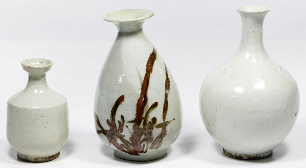 Lot 485: Korean Baekja Vase Assortment