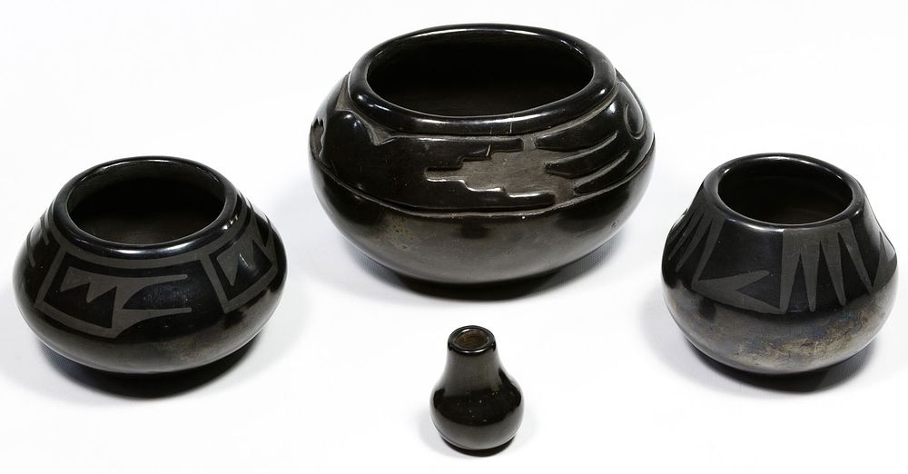 Lot 195: Native American Black Pottery Assortment