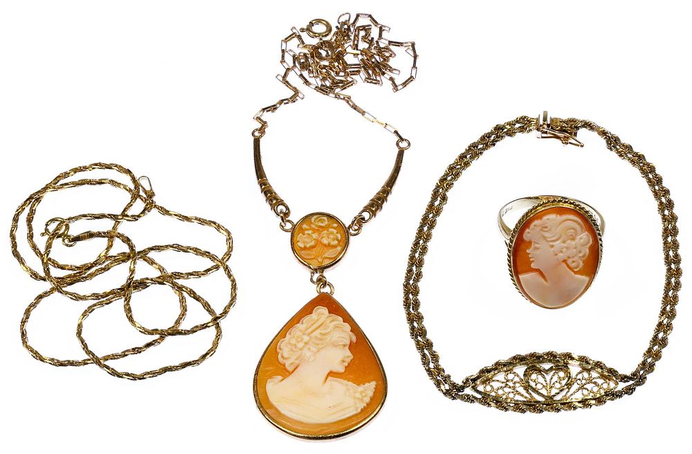 Lot 233: 14k Gold Jewelry Assortment