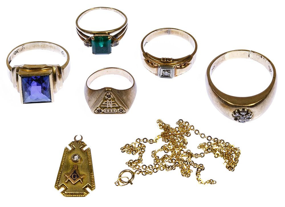 Lot 250: 10k Gold Jewelry Assortment