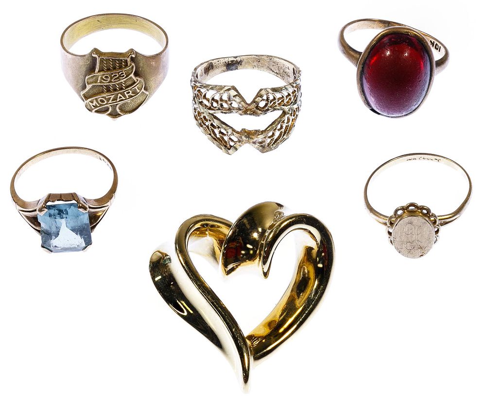 Lot 251: 10k Gold Jewelry Assortment