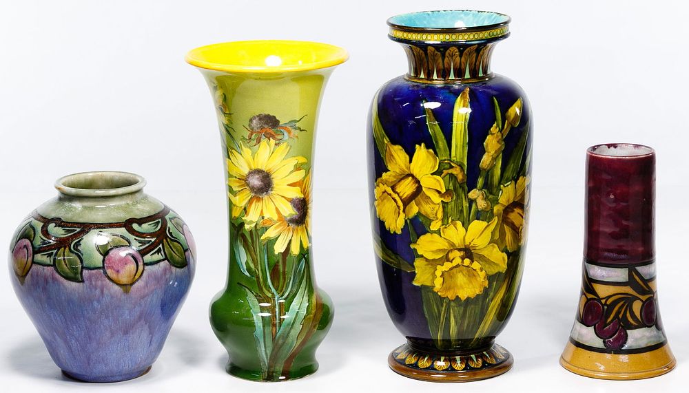 Lot 405: Royal Doulton Vase Assortment