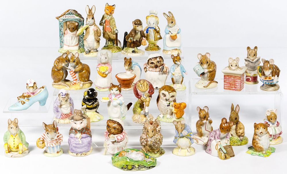 Lot 445: Beatrix Potter Figurine Assortment