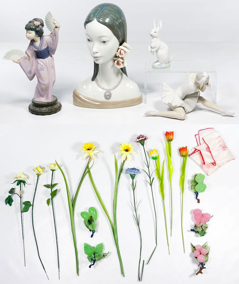 Lot 465: Lladro Figurine Assortment