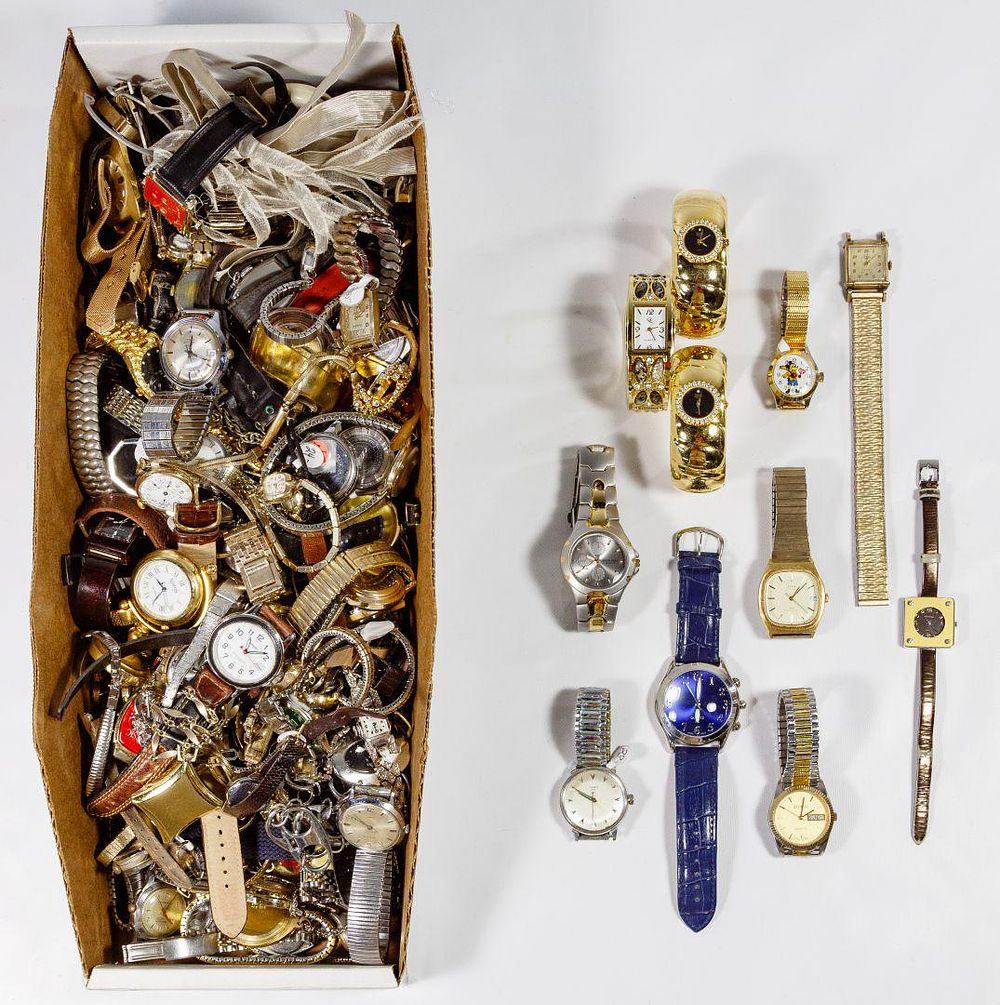 Lot 540: Men and Women Watch Assortment