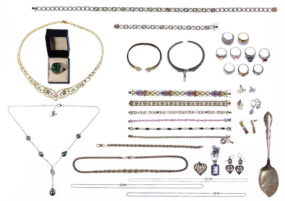 Lot 554: Sterling Silver Jewelry Assortment