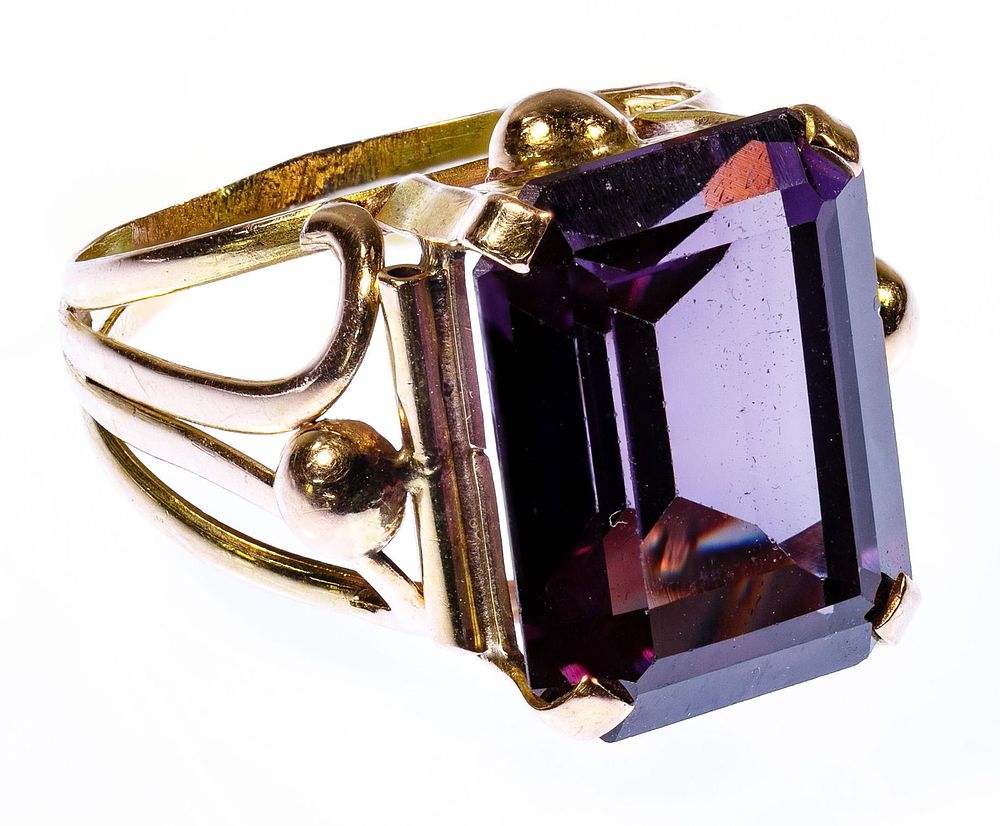 Lot 168: Egyptian 12k Gold and Sapphire Ring