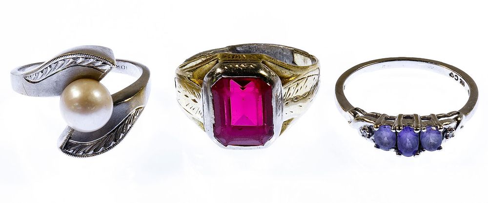 Lot 170: 10k Gold Ring Assortment