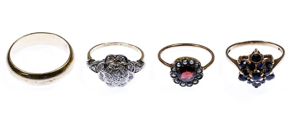 Lot 174: 10k Gold and 9k Gold Ring Assortment
