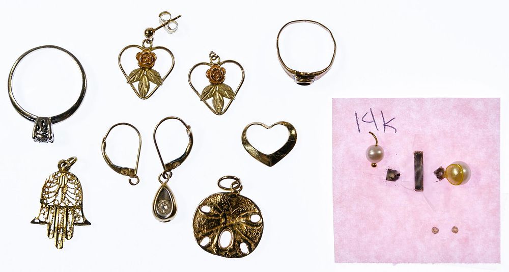 Lot 177: 14k Gold and 10k Gold Jewelry Assortment