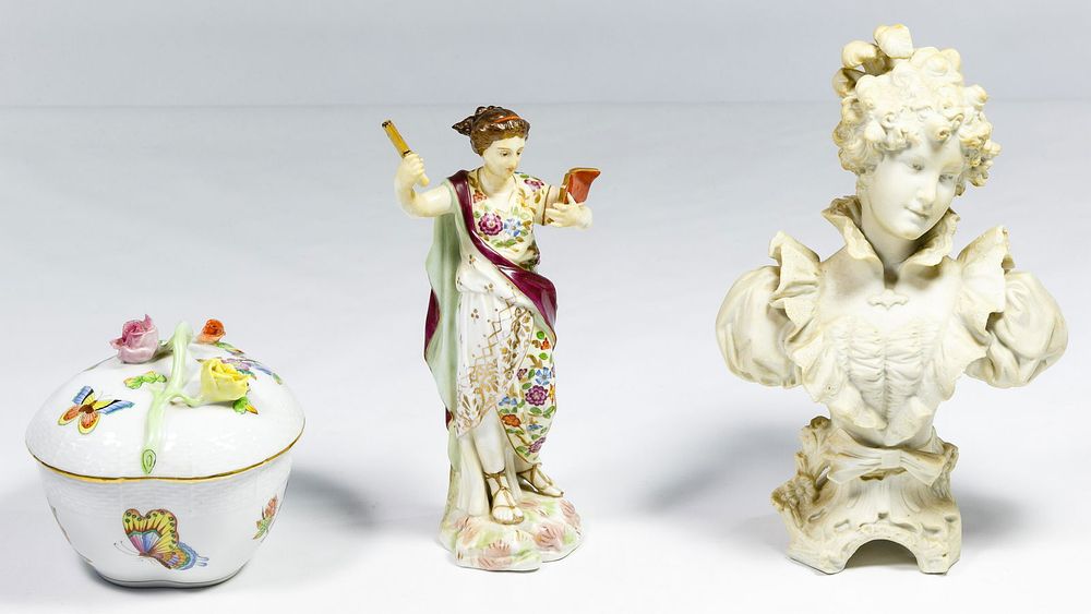 Lot 275: Continental Figurine Assortment