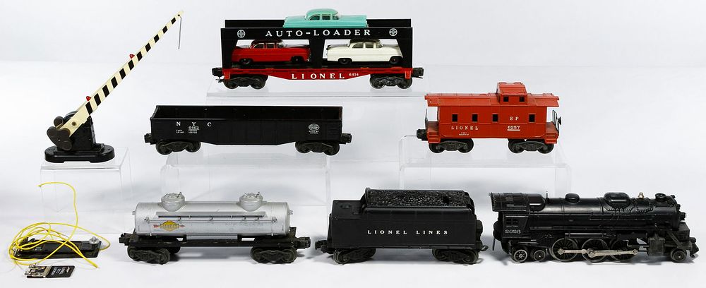 Lot 336: Lionel and HO Model Train and Aurora Model Motoring