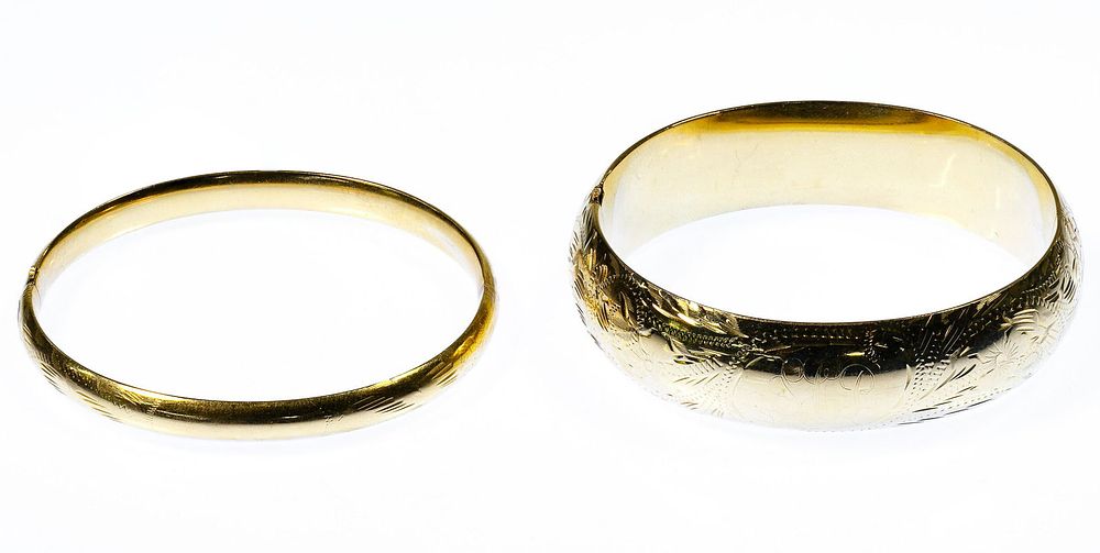 Lot 204: 14k Gold Hinged Bangle Bracelets