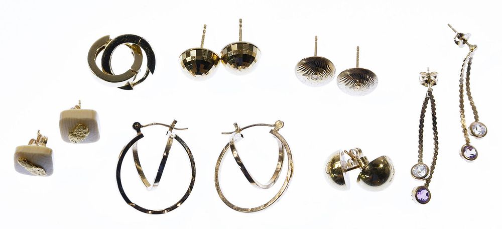 Lot 212: 14k Gold Earring Assortment