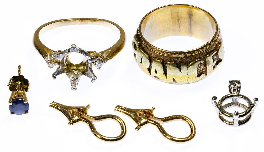 Lot 219: 14k Gold Band Ring