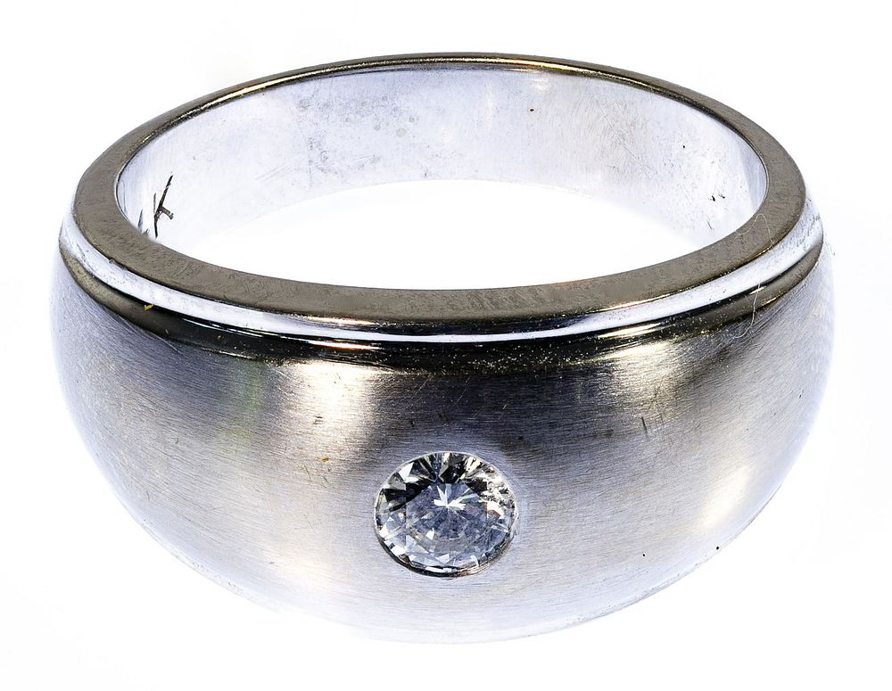 Lot 227: 14k White Gold and Diamond Ring
