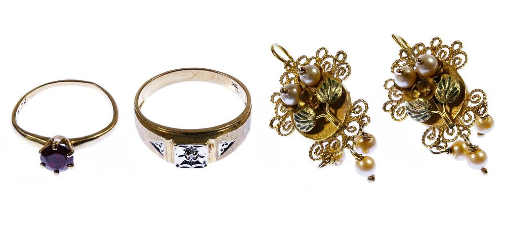 Lot 245: 14k Gold and 10k Gold Jewelry Assortment