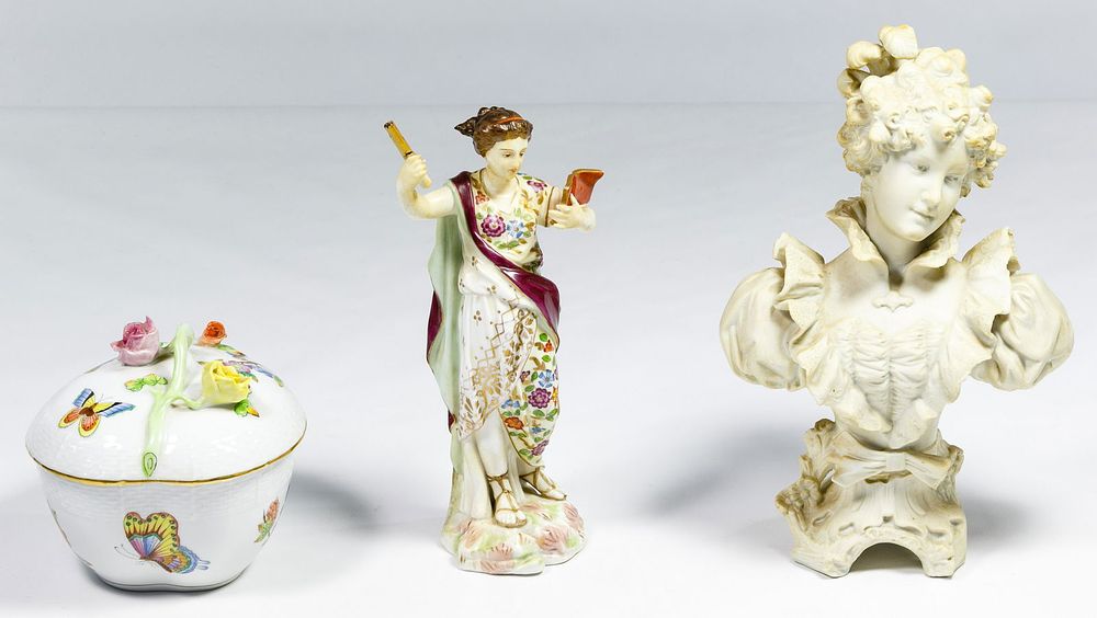 Lot 350: Continental Figurine Assortment