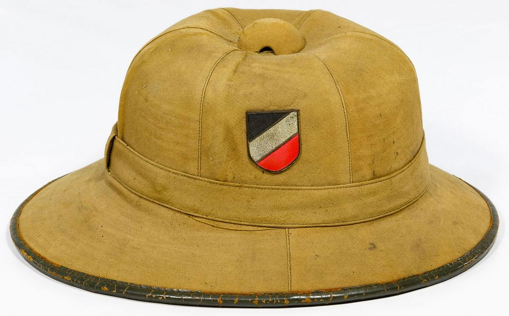 Lot 355: World War II Era Germany Tropical Pith Helmet
