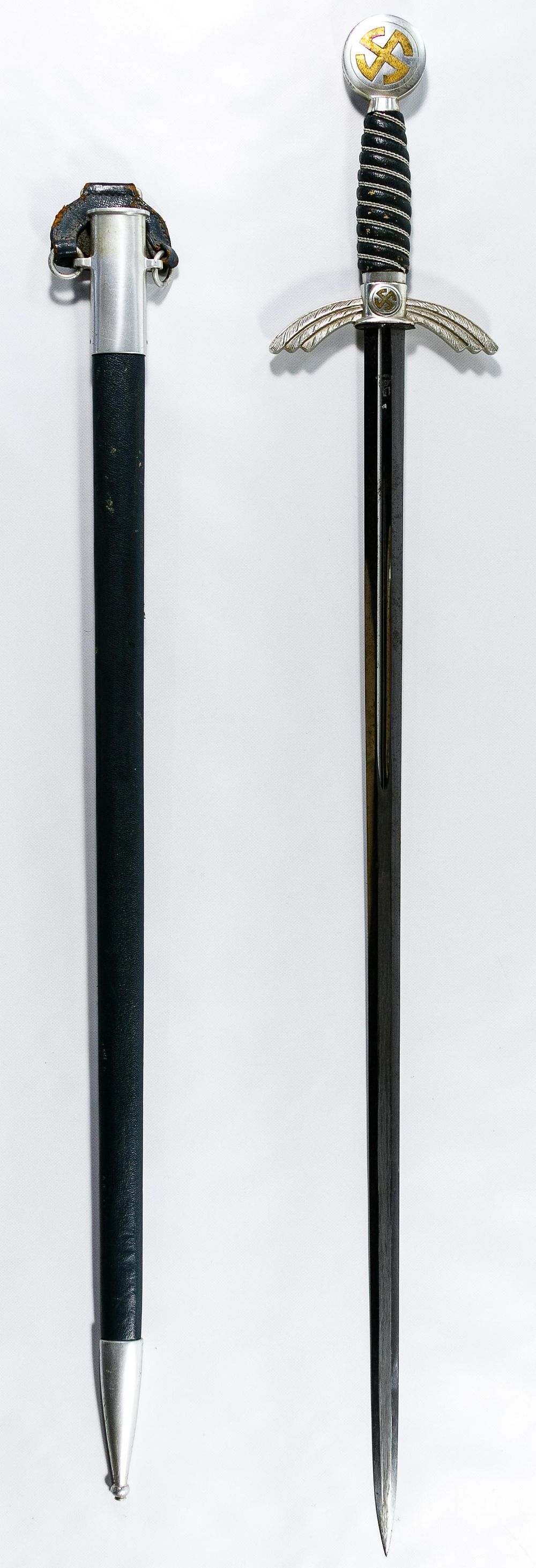 Lot 361: World War II German Luftwaffe Officer Sword