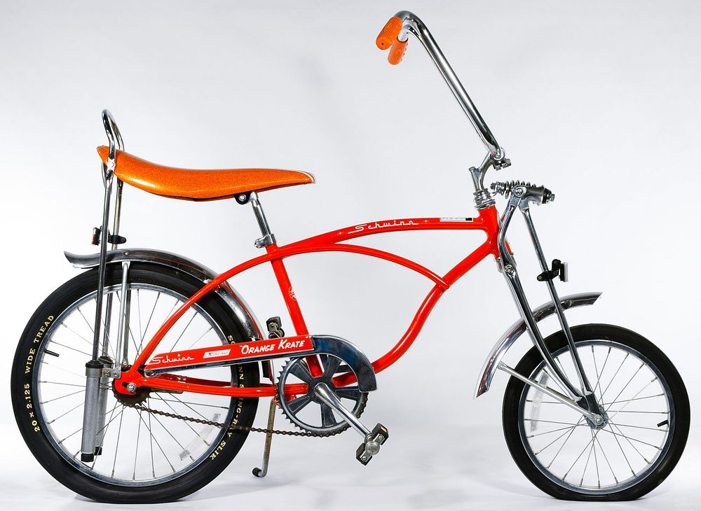 Lot 363: Schwinn Stingray Bicycle