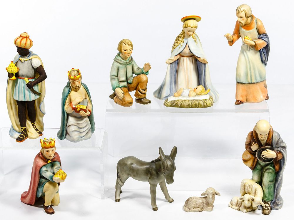 Lot 373: Hummel 'Nativity' Figurine Assortment