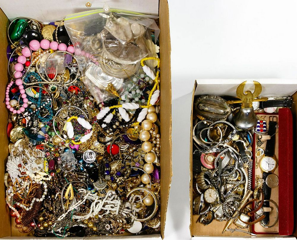 Lot 475: Costume Jewelry Assortment