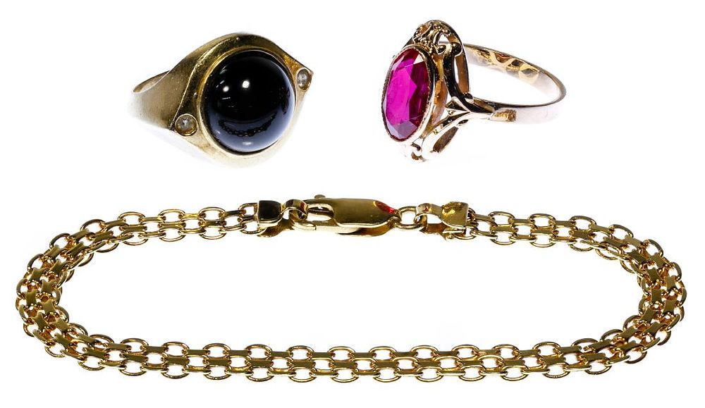 Lot 183: 14k Gold and Gemstone Jewelry Assortment