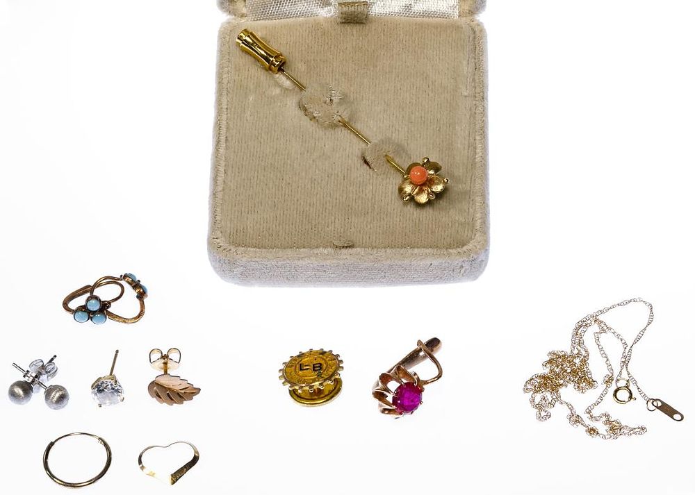 Lot 188: 14k Gold Jewelry Assortment