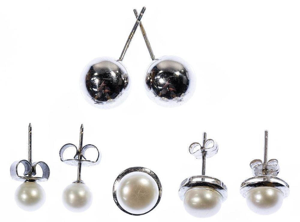 Lot 189: 14k White Gold and Pearl Jewelry Assortment