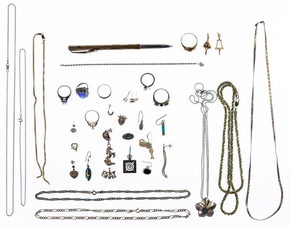Lot 193: 10k Gold, 9k Gold and Sterling Silver Jewelry
