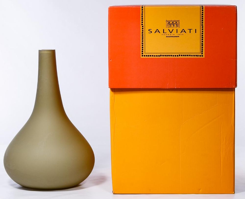 Lot 289: Salviati Art Glass Vase