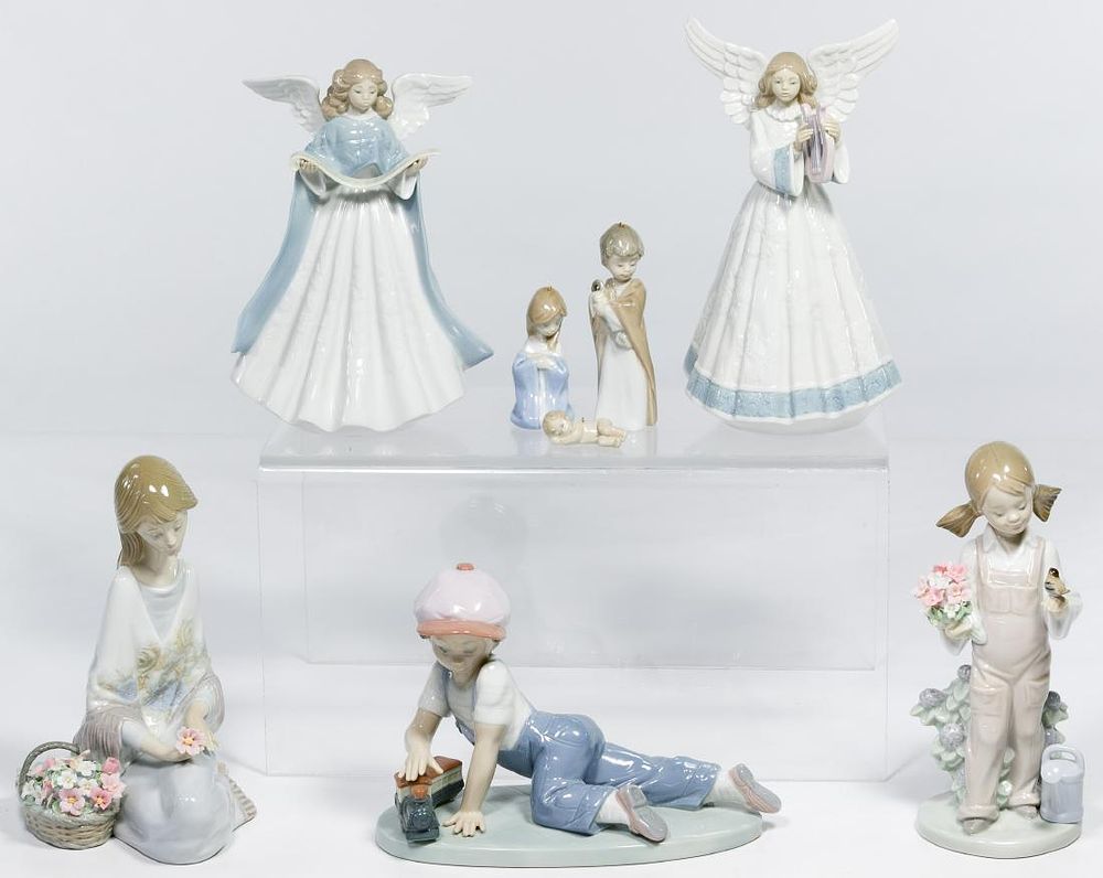 Lot 316: Lladro Figurine Assortment