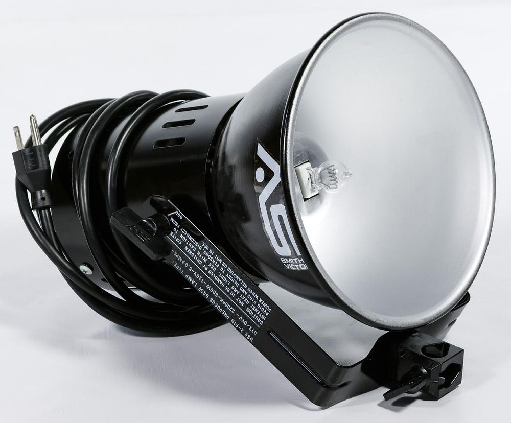 Lot 343: Smith Victor 144G Photography Lights and Case