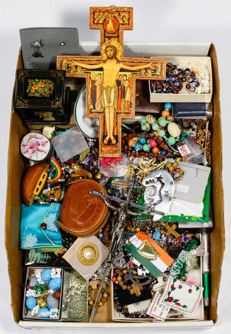 Lot 362: Costume Jewelry Assortment